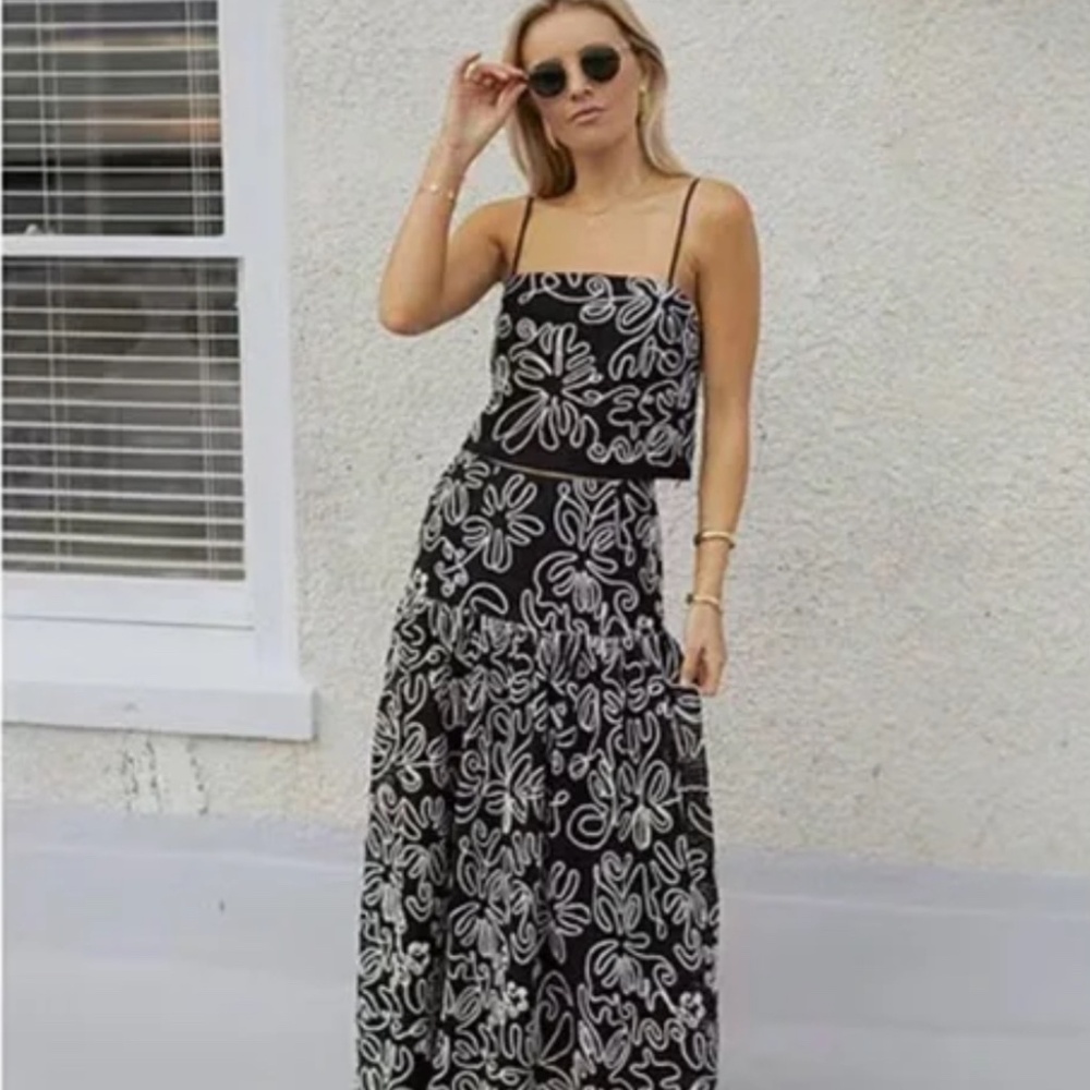 NWT Antonio Melani x Style by Simkins Aoife Crochet Top & Skirt Set